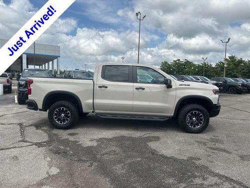 White Sands 2026 Chevrolet Silverado 1500 ZR2