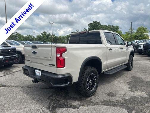 White Sands 2026 Chevrolet Silverado 1500 ZR2