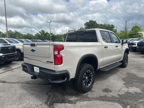 White Sands 2026 Chevrolet Silverado 1500 ZR2