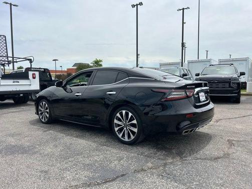 Super Black 2023 Nissan Maxima 3.5 Platinum