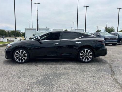 Super Black 2023 Nissan Maxima 3.5 Platinum