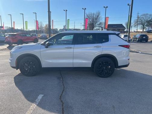 2024 Mitsubishi Outlander SE Black Edition S-AWC