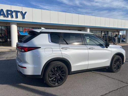 2024 Mitsubishi Outlander SE Black Edition S-AWC