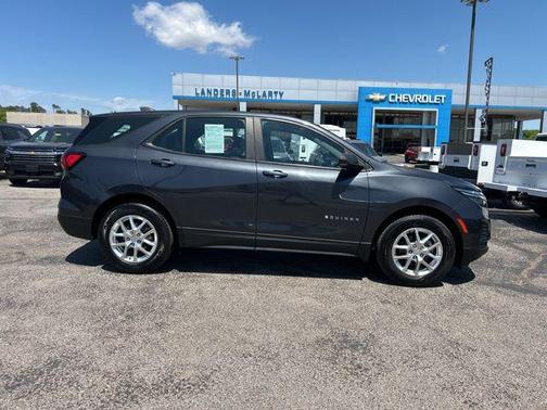 Iron Gray Metallic 2022 Chevrolet Equinox LS
