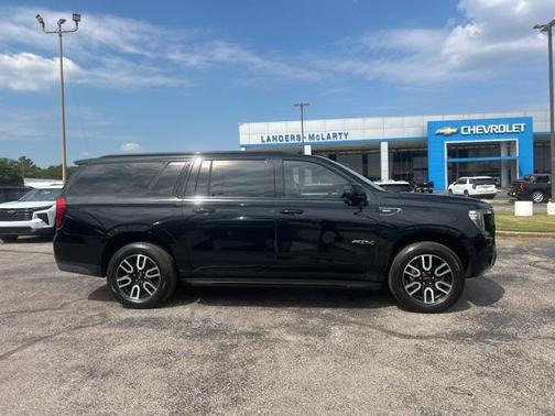 2021 GMC Yukon XL 4WD AT4
