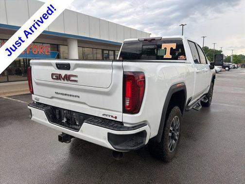 Summit White 2021 GMC Sierra 2500 AT4