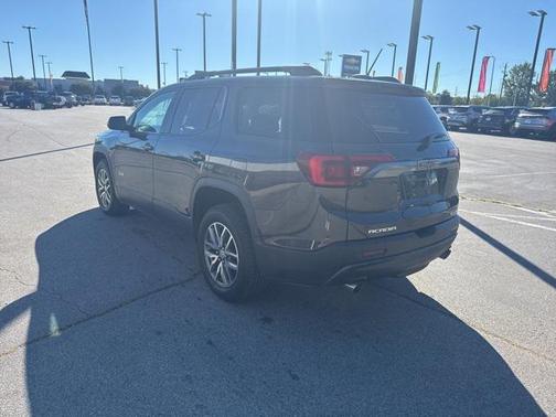 2017 GMC Acadia SLE-2