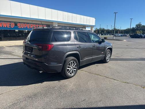 2017 GMC Acadia SLE-2