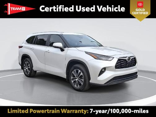 Wind Chill Pearl 2026 Toyota Highlander XLE