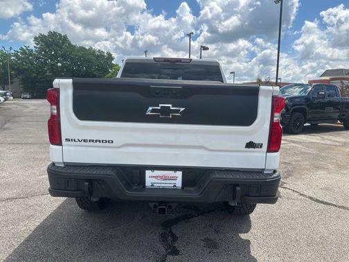 Summit White 2026 Chevrolet Silverado 1500 ZR2