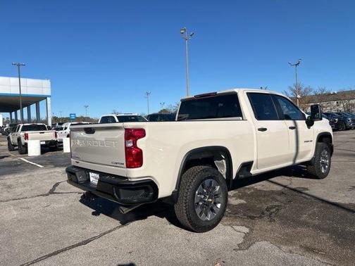 2026 Chevrolet Silverado 2500 Custom