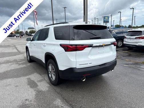 Summit White 2023 Chevrolet Traverse LT Cloth