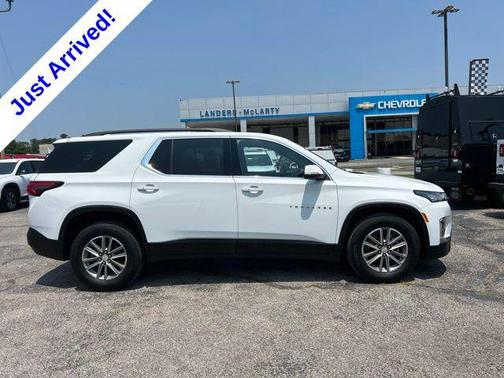 Summit White 2023 Chevrolet Traverse LT Cloth