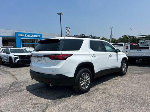 Summit White 2023 Chevrolet Traverse LT Cloth