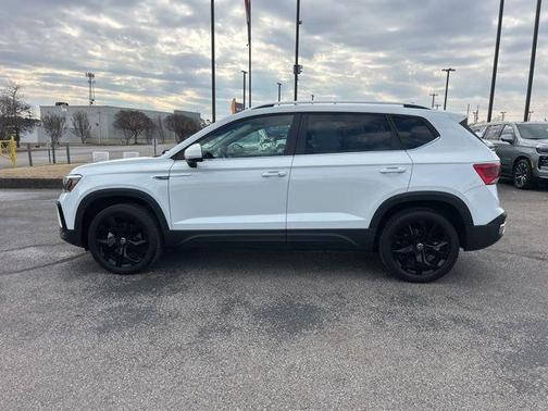 2024 Volkswagen Taos 1.5T SE