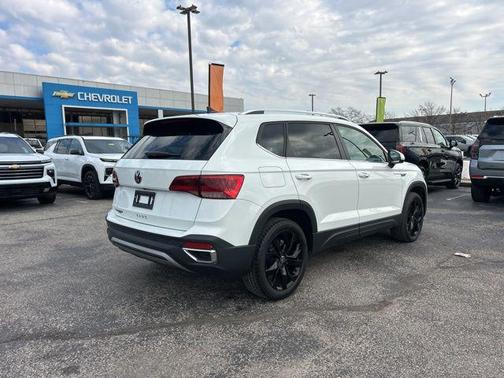 2024 Volkswagen Taos 1.5T SE