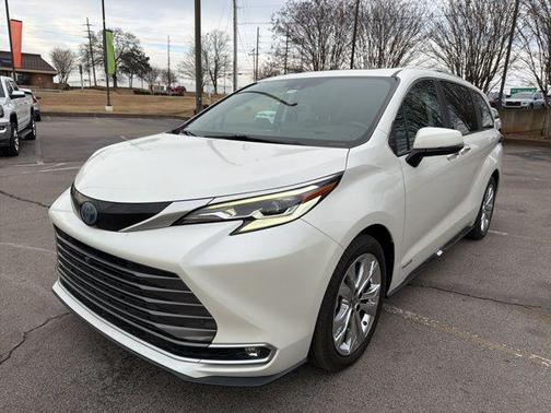 2021 Toyota Sienna Platinum 7 Passenger