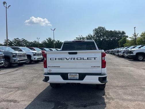 2025 Chevrolet Silverado 1500 Custom