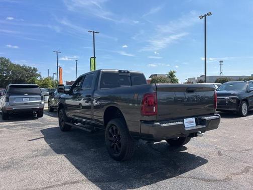 2025 RAM 2500 Big Horn Crew Cab 4x4 6'4' Box