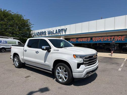 Iridescent Pearl Tricoat 2023 Chevrolet Silverado 1500 High Country