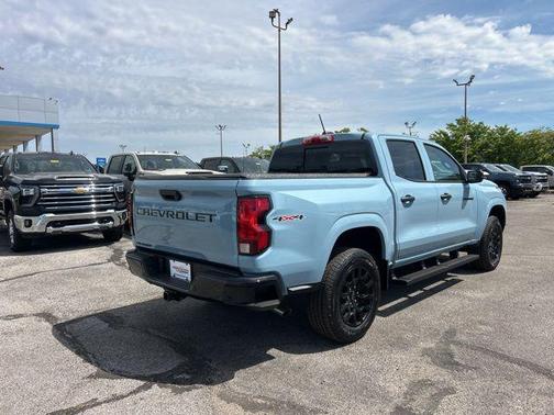 Snowdrift Metallic 2026 Chevrolet Colorado WT