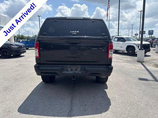 Diamond Black Crystal Pearlcoat 2022 RAM 1500 Big Horn/Lone Star