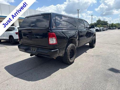 Diamond Black Crystal Pearlcoat 2022 RAM 1500 Big Horn/Lone Star