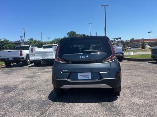 Gravity Gray 2025 Kia Soul LX