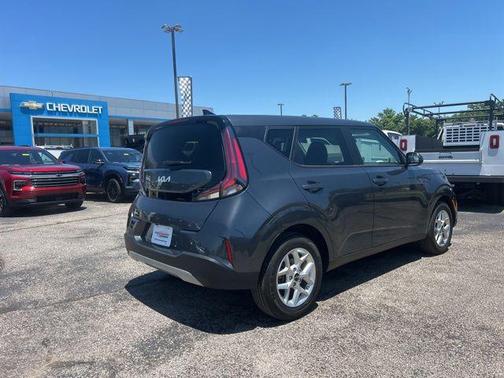 Gravity Gray 2025 Kia Soul LX