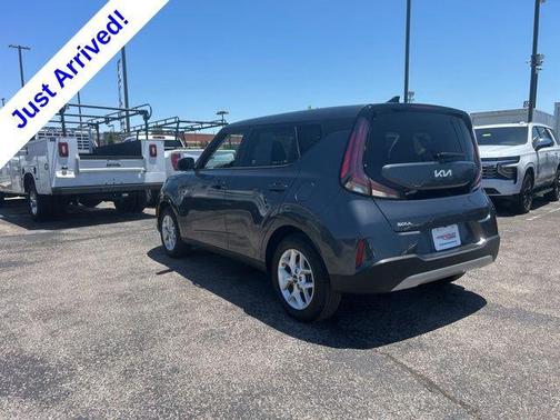 Gravity Gray 2025 Kia Soul LX