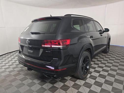 Deep Black Pearl 2023 Volkswagen Atlas 3.6L SEL