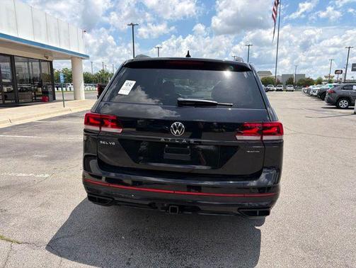 Deep Black Pearl 2023 Volkswagen Atlas 3.6L SEL
