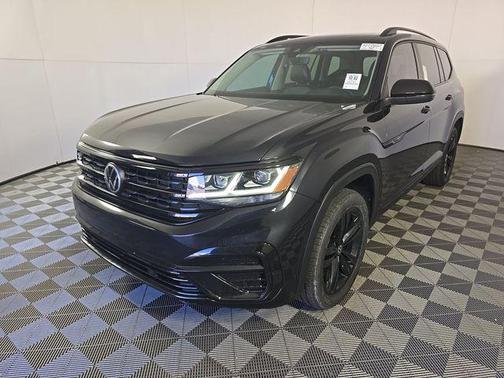Deep Black Pearl 2023 Volkswagen Atlas 3.6L SEL