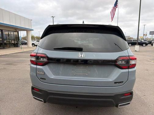 Sonic Gray Pearl 2025 Honda Pilot Sport