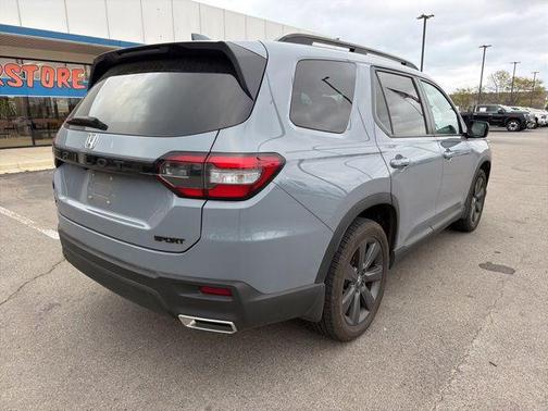 Sonic Gray Pearl 2025 Honda Pilot Sport