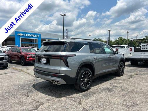 Sterling Gray Metallic 2026 Chevrolet Traverse LT