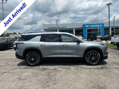 Sterling Gray Metallic 2026 Chevrolet Traverse LT