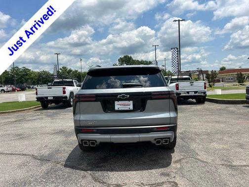 Sterling Gray Metallic 2026 Chevrolet Traverse LT
