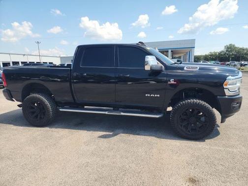 2023 RAM 2500 Laramie Crew Cab 4x4 6'4' Box