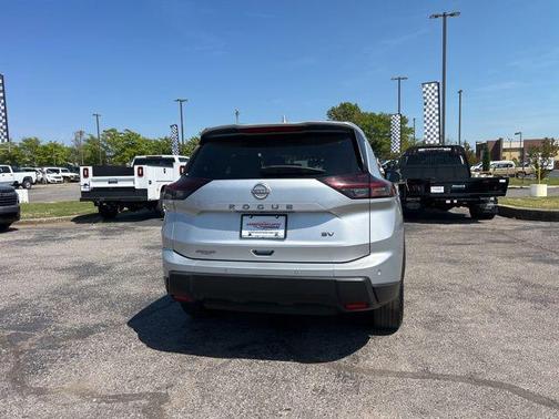 Brilliant Silver Metallic 2024 Nissan Rogue SV