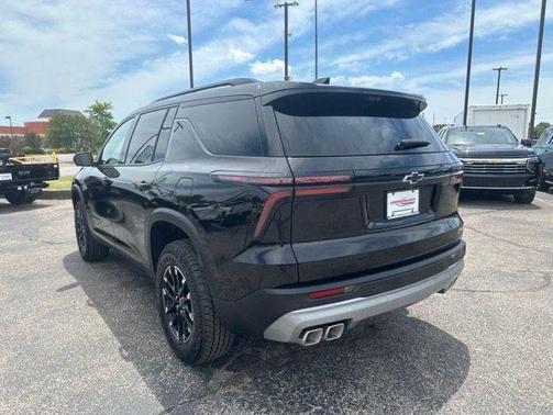 Mosaic Black Metallic 2026 Chevrolet Traverse AWD Z71