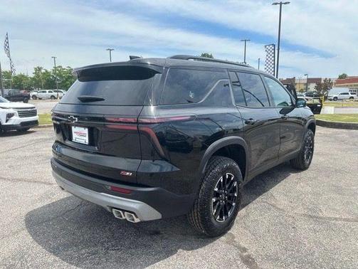 Mosaic Black Metallic 2026 Chevrolet Traverse AWD Z71