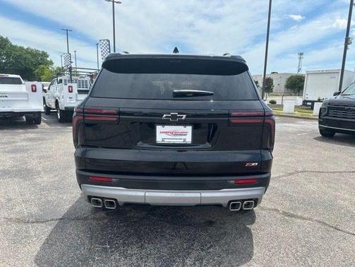 Mosaic Black Metallic 2026 Chevrolet Traverse AWD Z71
