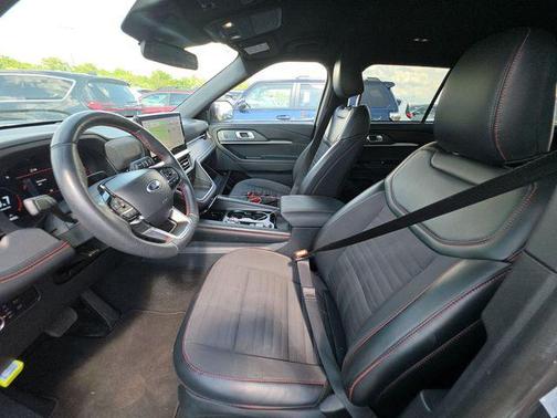 CARBONIZED GRAY METALLIC 2025 Ford Explorer ST-Line
