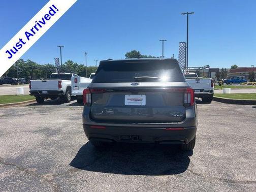 CARBONIZED GRAY METALLIC 2025 Ford Explorer ST-Line