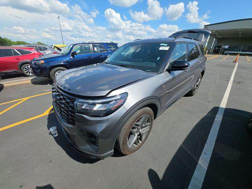 CARBONIZED GRAY METALLIC 2025 Ford Explorer ST-Line