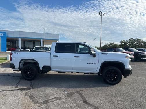 2025 Chevrolet Silverado 2500 Custom