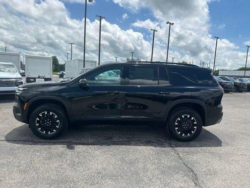 Mosaic Black Metallic 2026 Chevrolet Traverse AWD Z71
