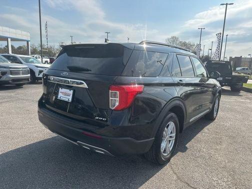 AGATE BLACK METALLIC 2022 Ford Explorer XLT