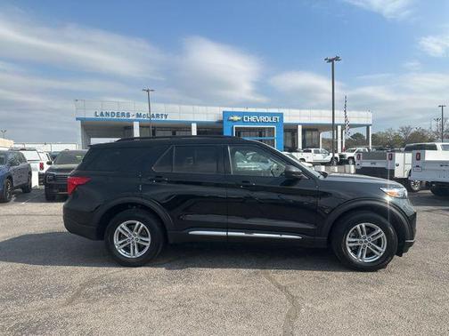 AGATE BLACK METALLIC 2022 Ford Explorer XLT
